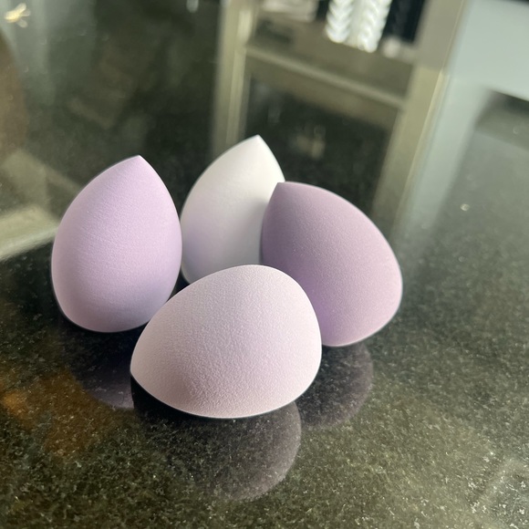 Makeup sponge purple ! - Picture 1 of 2